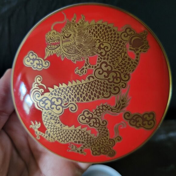 Vista Alegre Golden Lrg Round Porcelain Box Golden Dragon, Chinese Horoscope